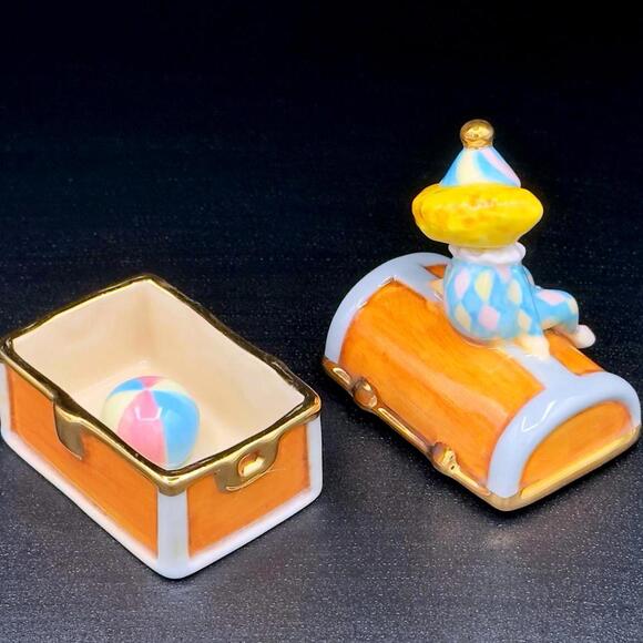 Vintage Clown Figurine Trinket Box - Adorable & Collectible! - Picture 3 of 4